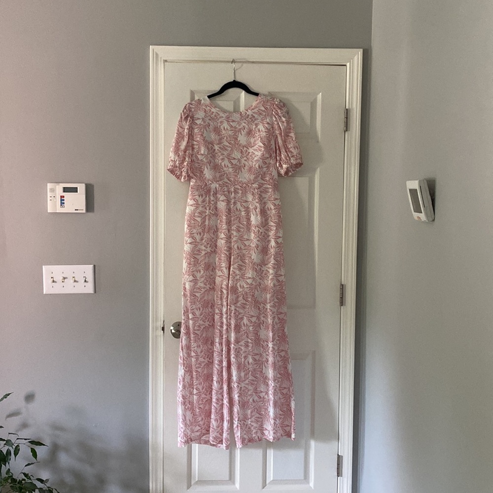New jumpsuit - Picture 2 of 5